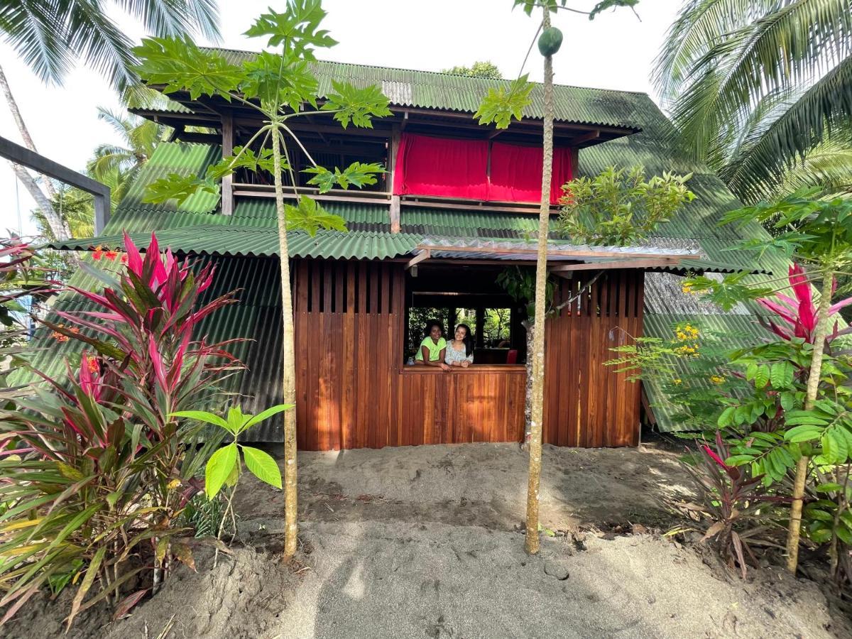La Kuka Hotel - Nuqui Exterior photo